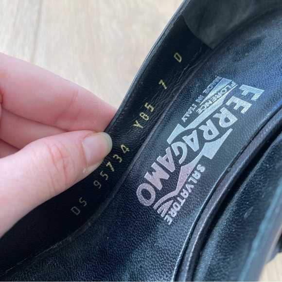 Salvatore Ferragamo Black Leather Peep Toe Slingback Heels Size 7 - Picture 6 of 8